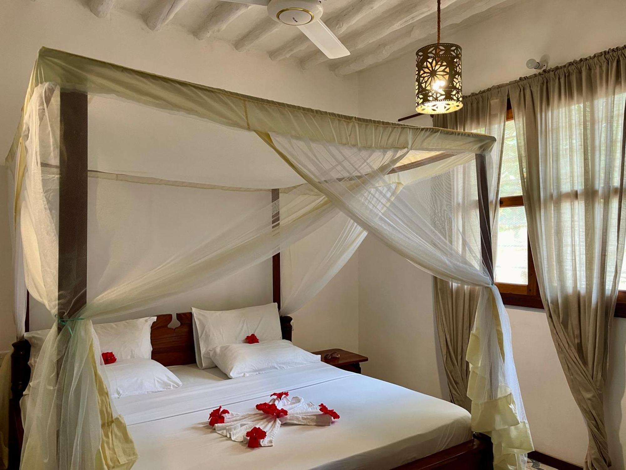 Villa Kipara - Private Beach & Pool Pwani Mchangani Kültér fotó