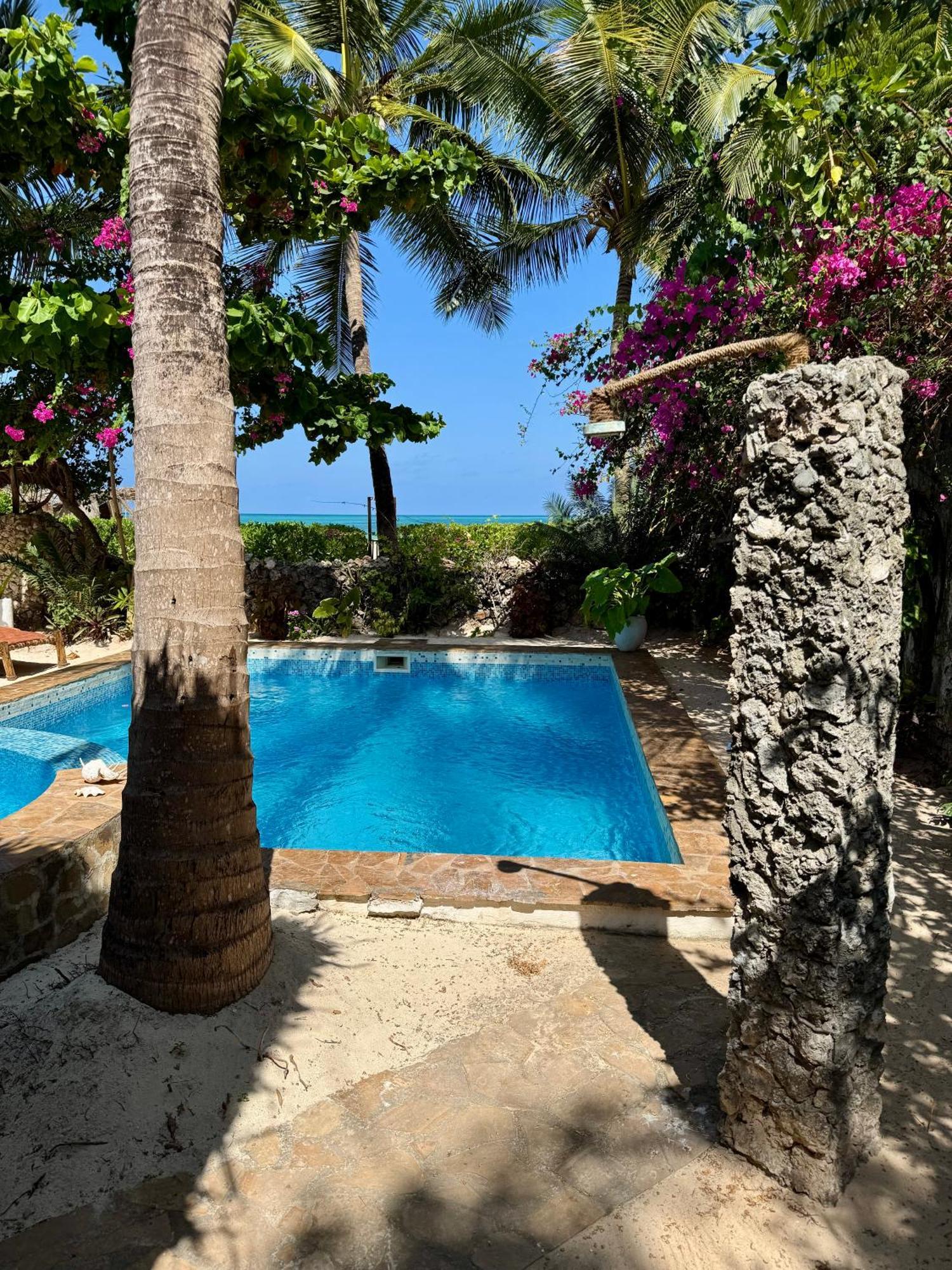 Villa Kipara - Private Beach & Pool Pwani Mchangani Kültér fotó