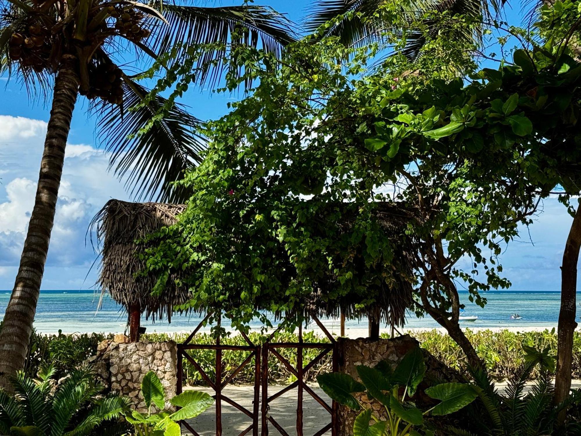 Villa Kipara - Private Beach & Pool Pwani Mchangani Kültér fotó